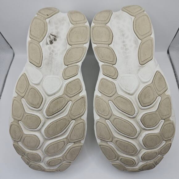 New Balance Fresh Foam X More v4 White Gold Womens 10.5 B Running Shoes - Picture 9 of 12